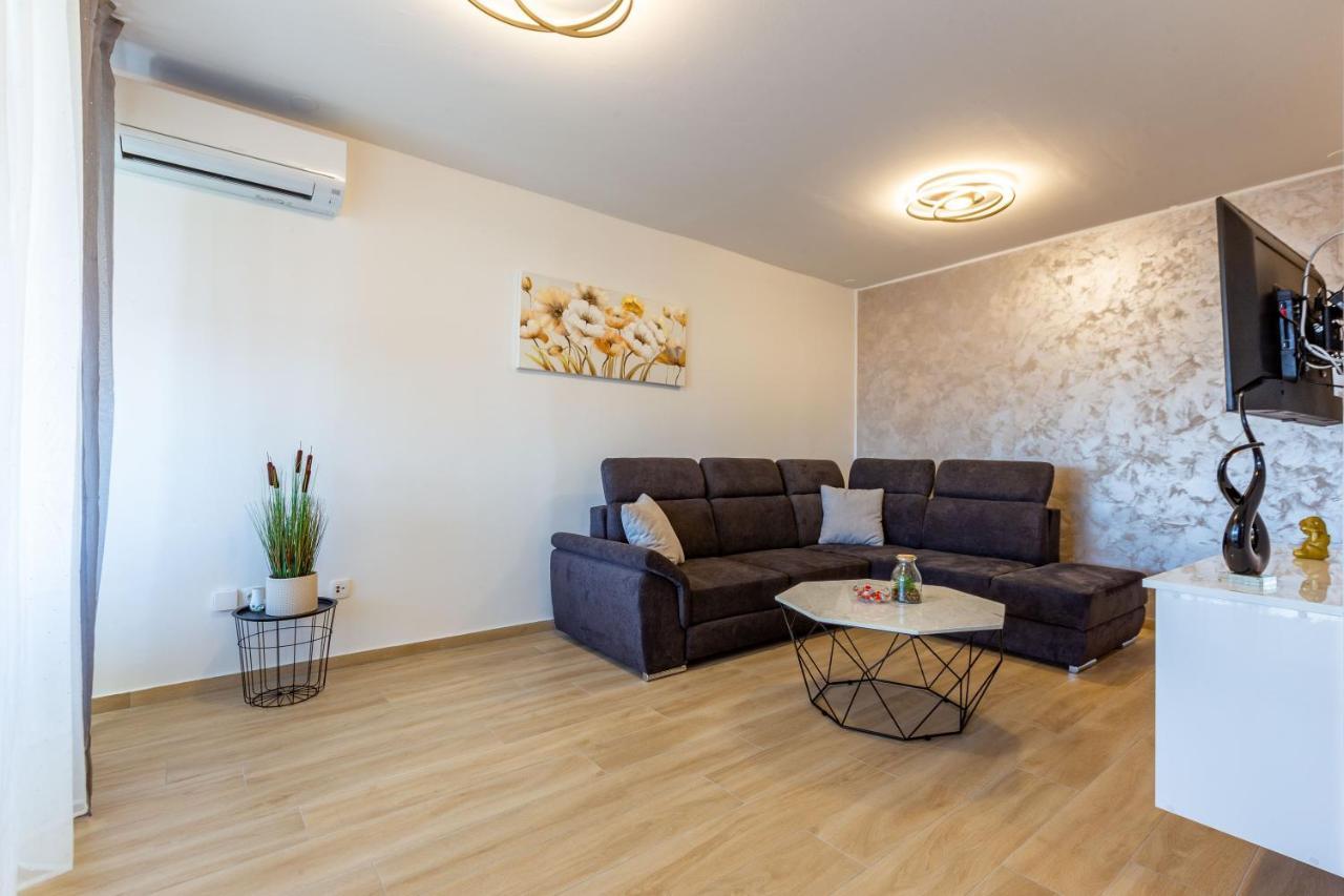 Apolon 2Bdr Apartment With Balcony Zadar Exteriér fotografie