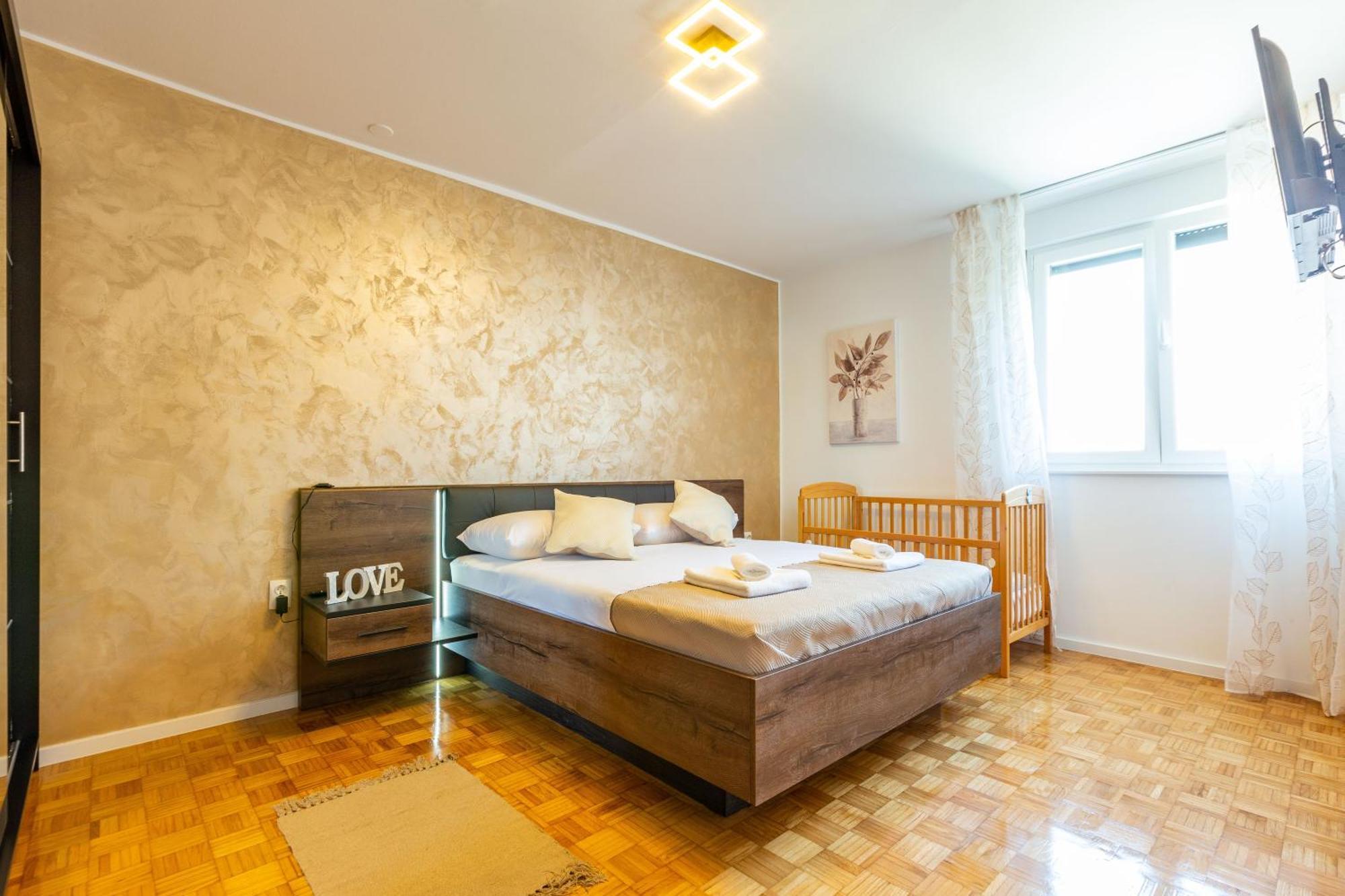 Apolon 2Bdr Apartment With Balcony Zadar Exteriér fotografie